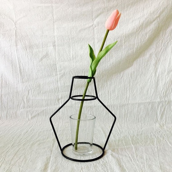 Retro Iron Line Flowers Vase